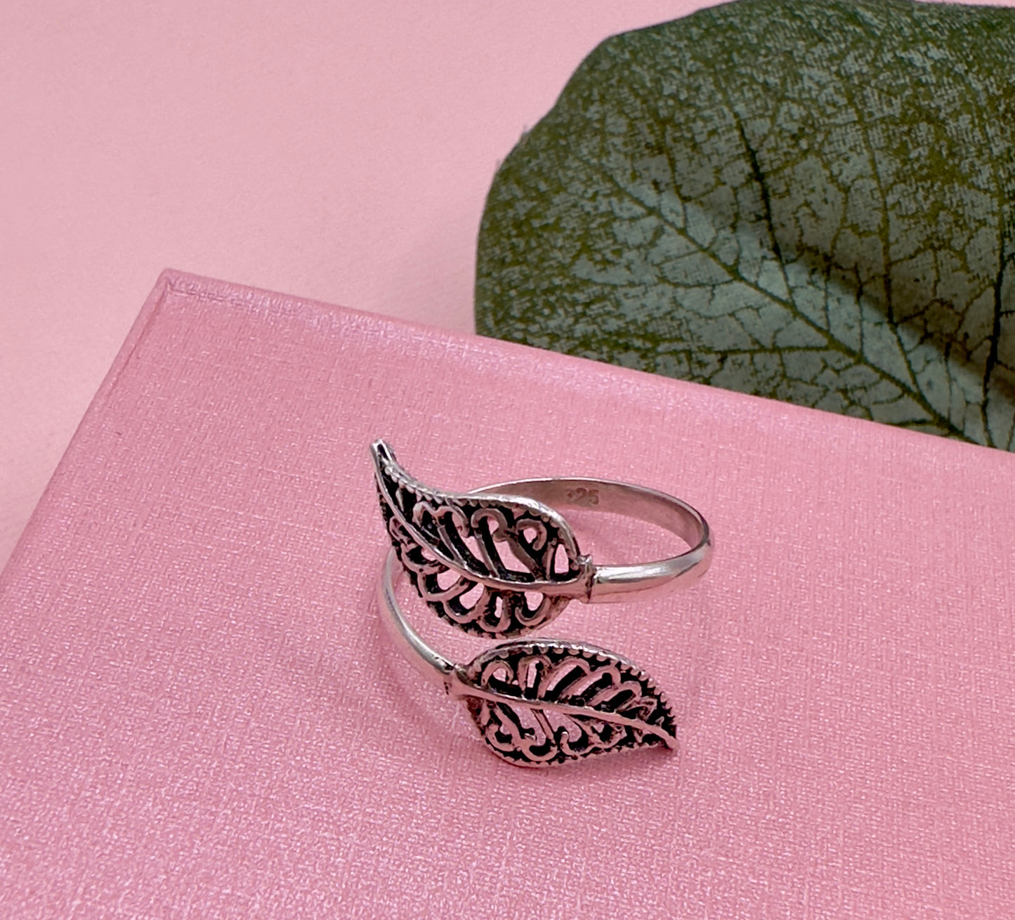Ring- Leafs