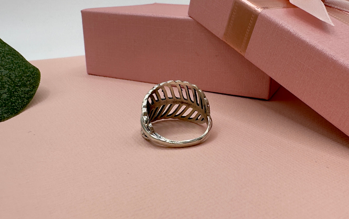 Ring- Leaf