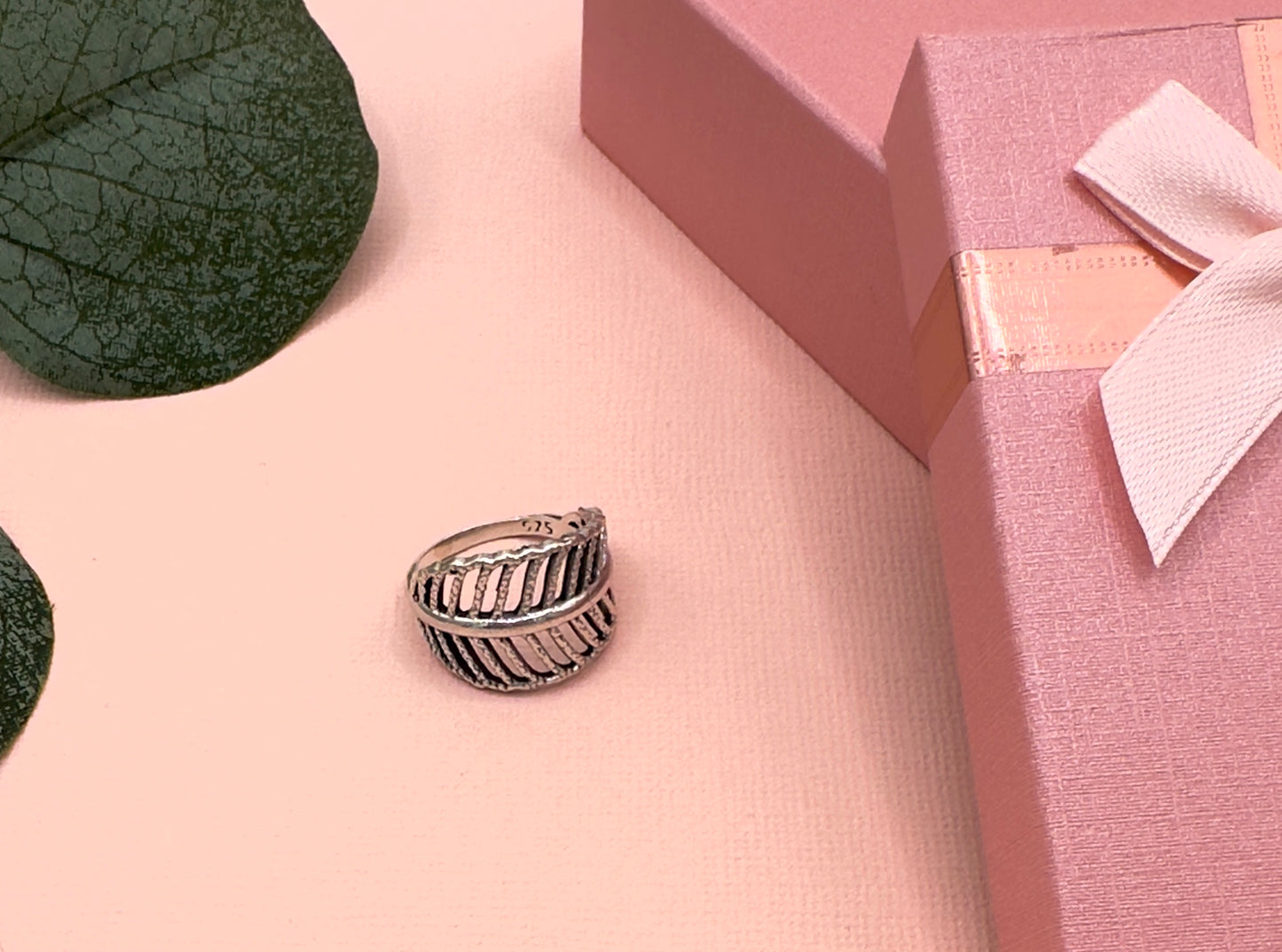 Ring- Leaf