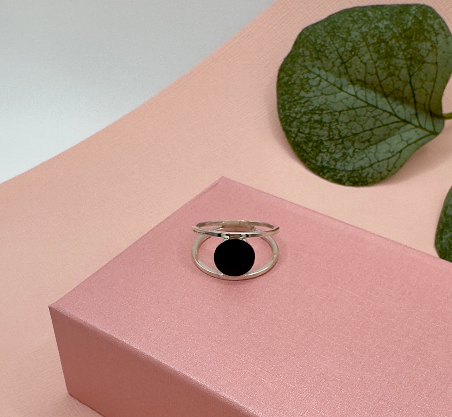 Ring- Black Circle